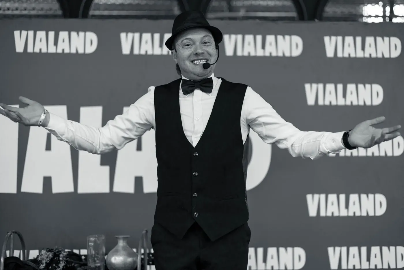 Burak Parlı Vialand sahnesinde